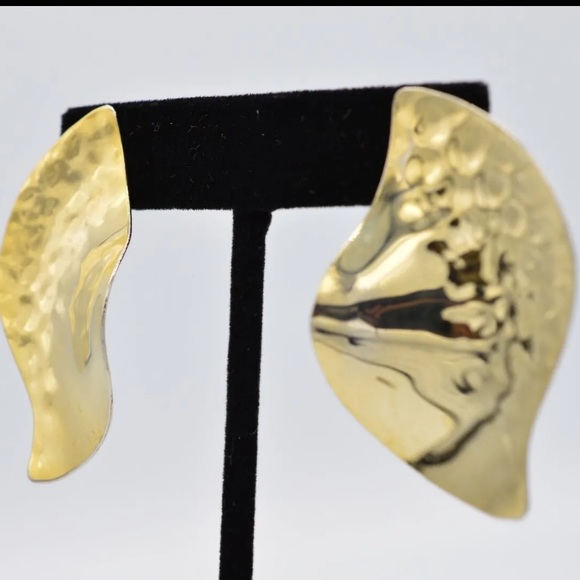 EA9 Organic Form Hammered Gold Statement Earrings FINAL PRICE - Picture 3 of 12